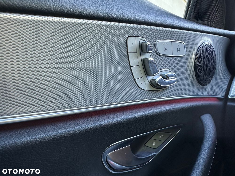 Mercedes-Benz Klasa E 200 4-Matic 9G-TRONIC - 14