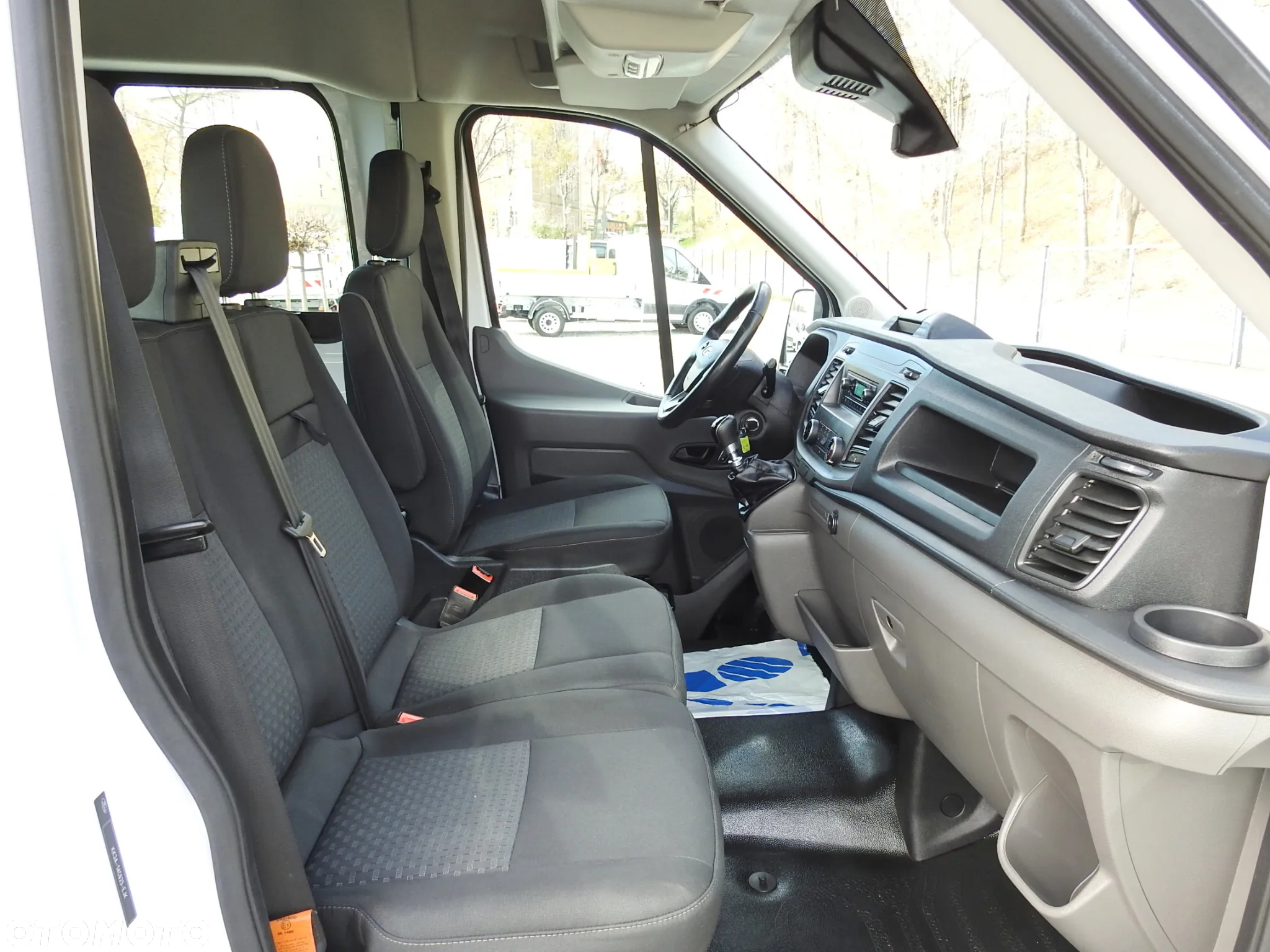 Ford TRANSIT FURGON BRYGADÓWKA 6 MIEJSCA TEMPOMAT KLIMATYZACJA LEDY 130KM [ J78198 ] - 36