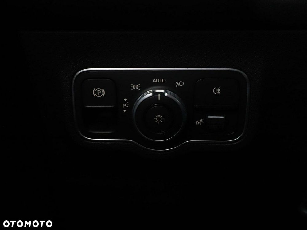 Mercedes-Benz GLB 200 d Progressive 8G-DCT - 35