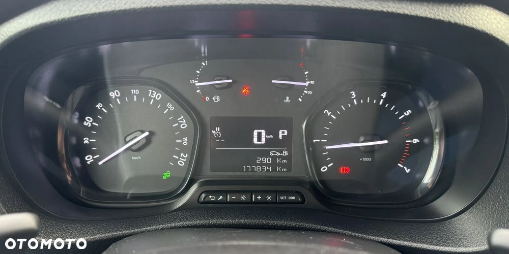 Opel Vivaro - 20