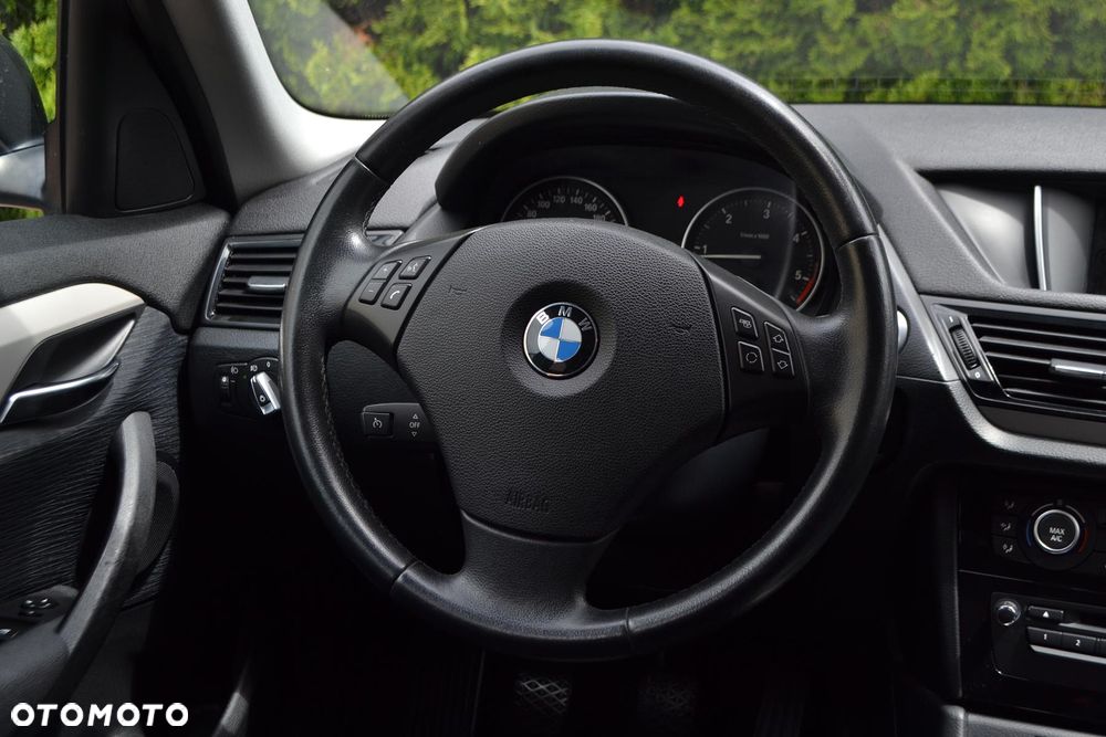 BMW X1 xDrive18d xLine - 16