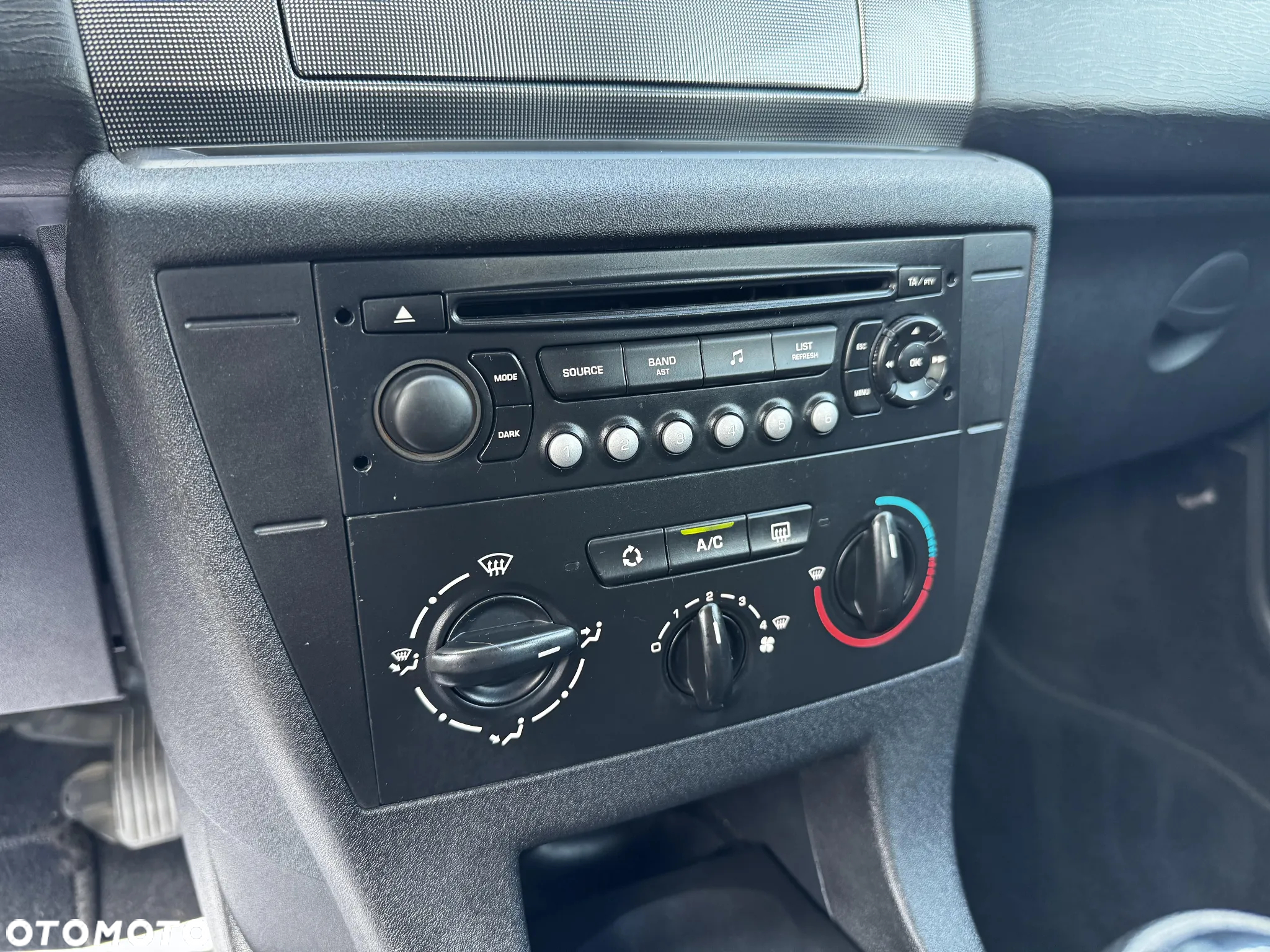 Citroën C4 1.4 16V Style - 10
