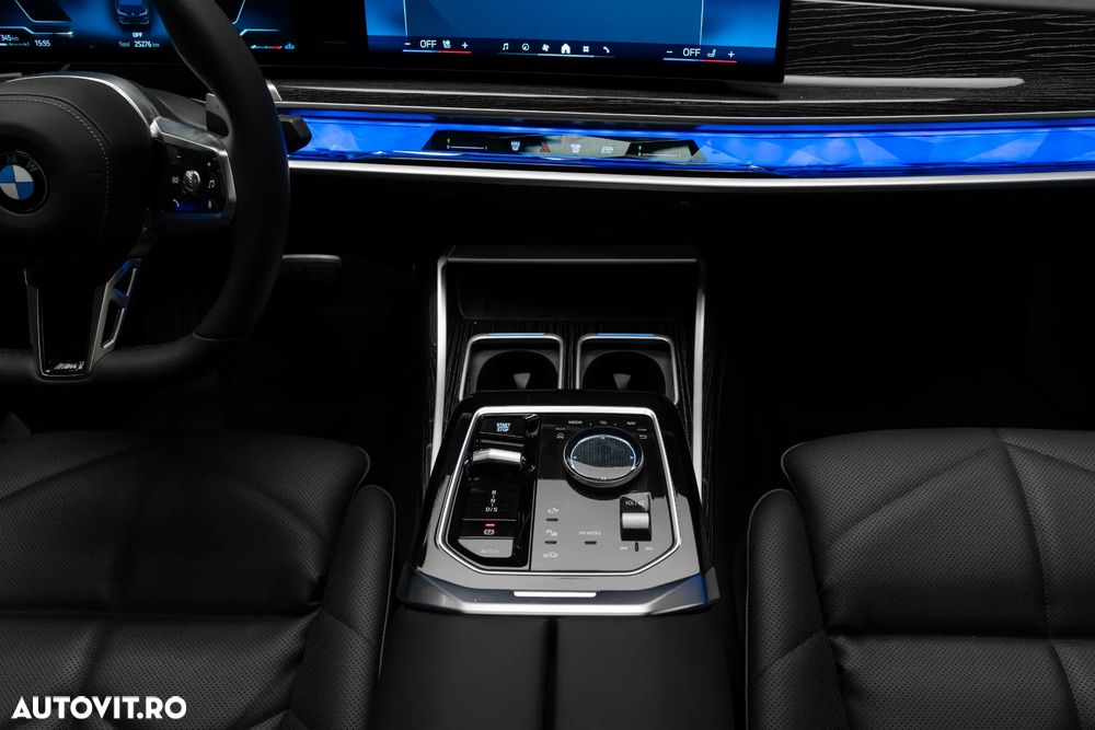 BMW Seria 7 740d xDrive MHEV - 11