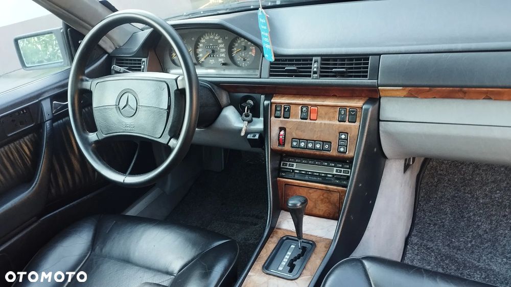 Mercedes-Benz W124 (1984-1993) - 32