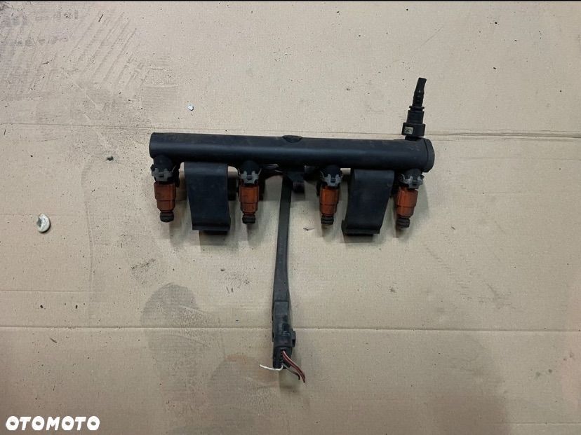 9637600080 Listwa wtryskowa wtrysk 1.6 16v Peugeot Citroen - 1