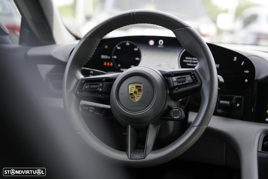 Porsche Taycan 4S bateria Performance Plus - 19