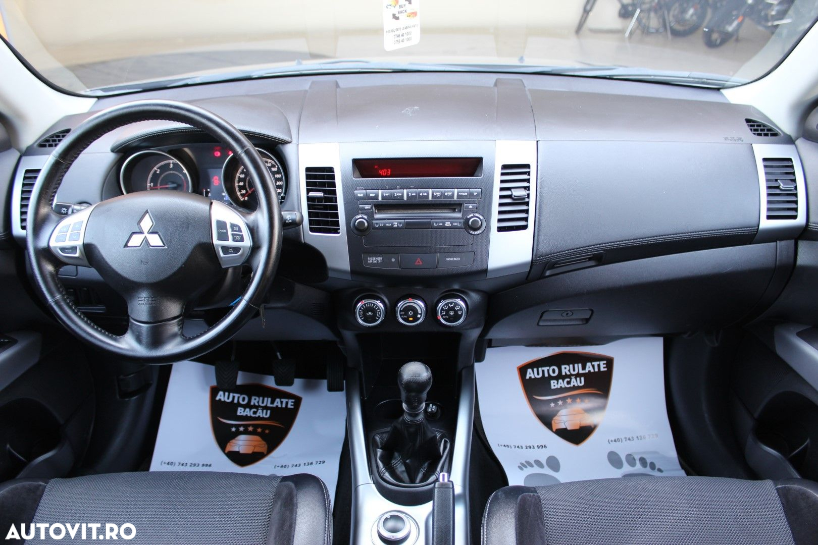 Mitsubishi Outlander - 8