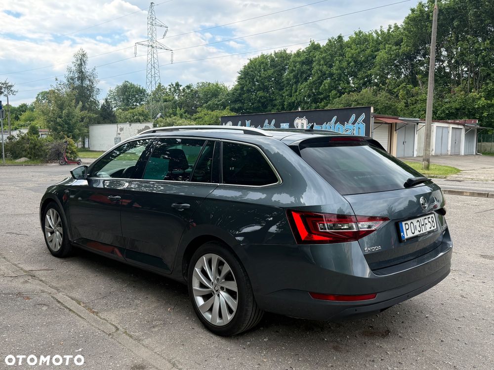 Skoda Superb 2.0 TDI 4x4 L&K DSG - 5