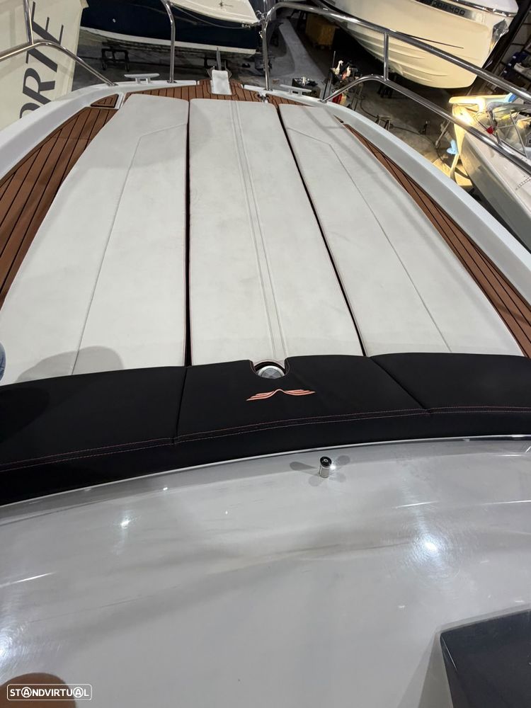 Beneteau 8.8 Sundeck - 20