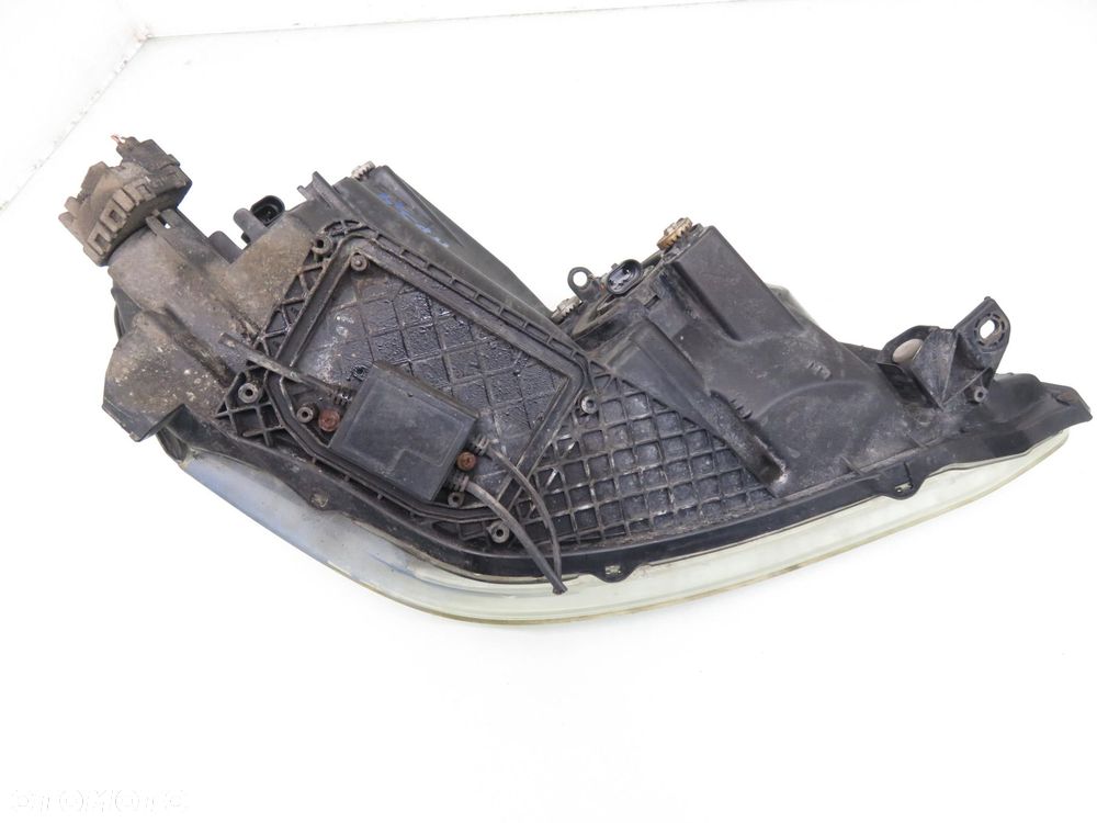 LAMPA LEWA PRZEDNIA TOYOTA AVENSIS VERSO (M2) - 8