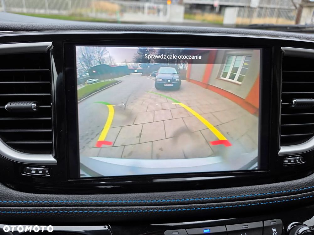 Chrysler Pacifica - 13