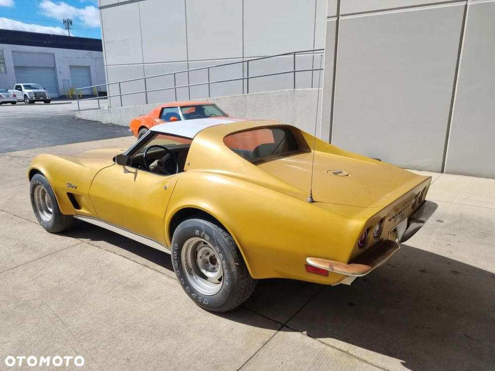 Chevrolet Corvette - 29