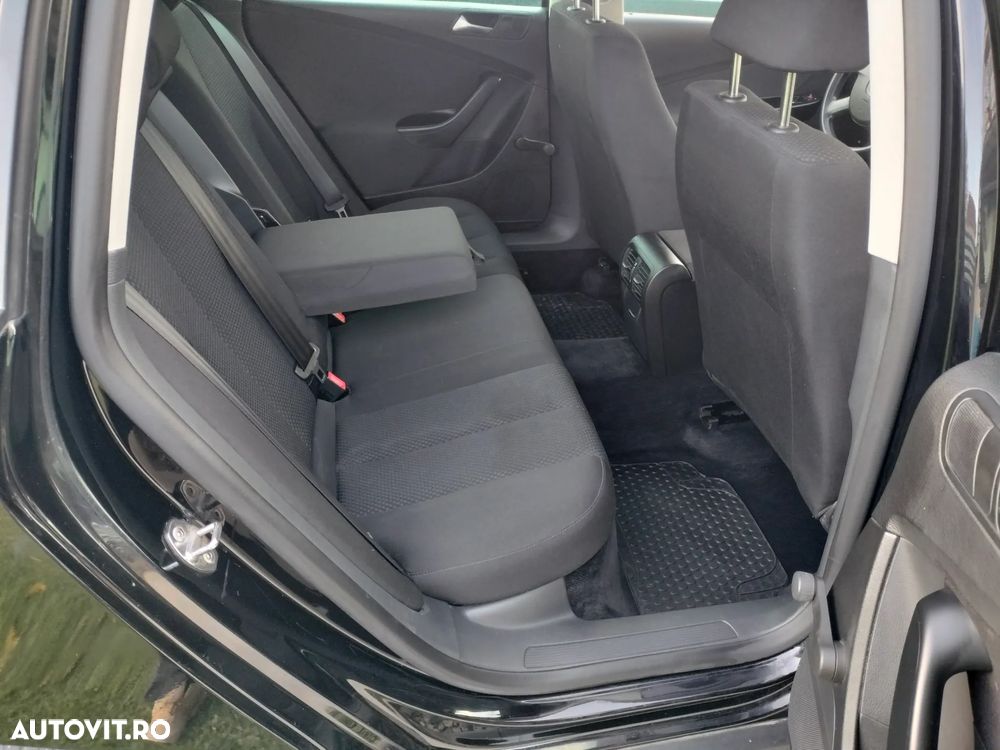 Volkswagen Passat - 28
