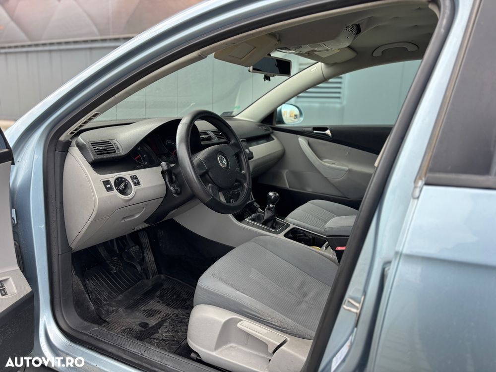 Volkswagen Passat 1.9 TDI Trendline - 14