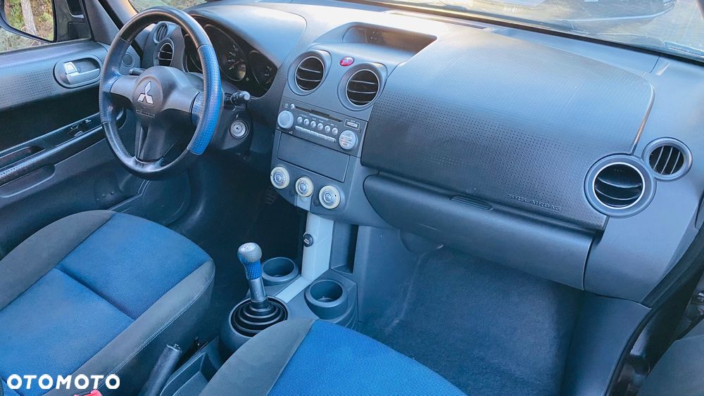 Mitsubishi Colt - 12