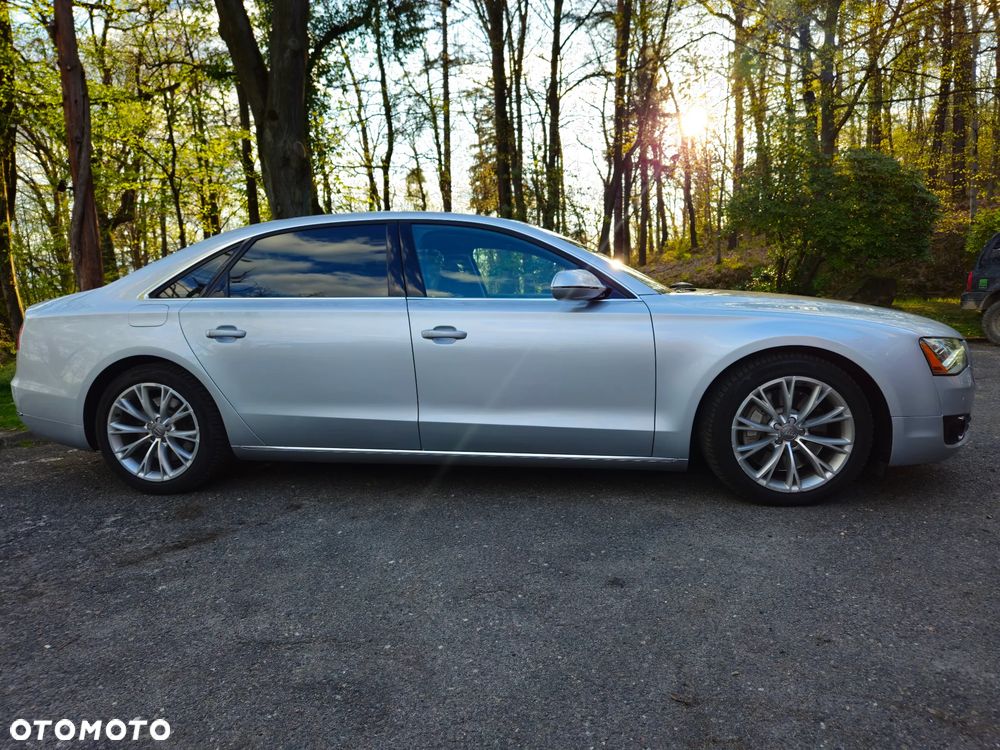 Audi A8 2012 photo 5