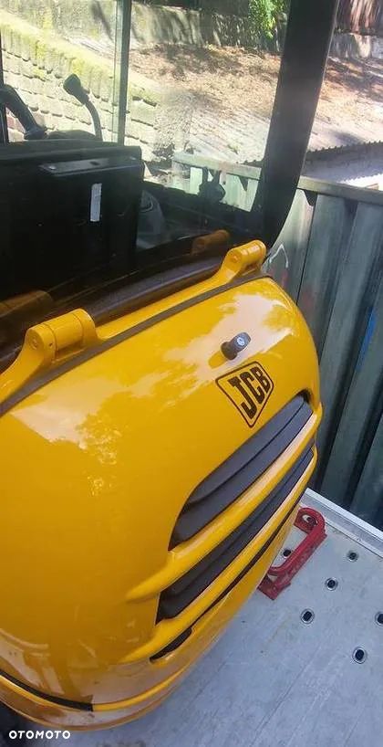 JCB 8018 - 8