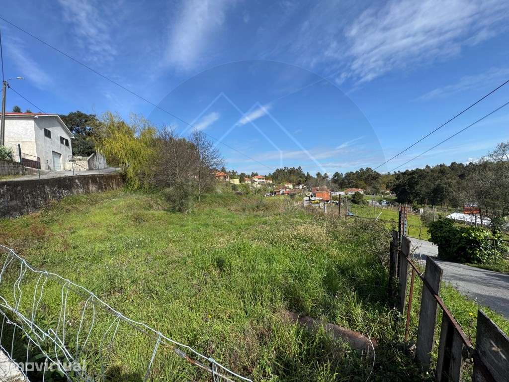Terreno de 1.800 m² em Arnoia - Natureza, Tradição e Potencial Turí... - Grande imagem: 4/16