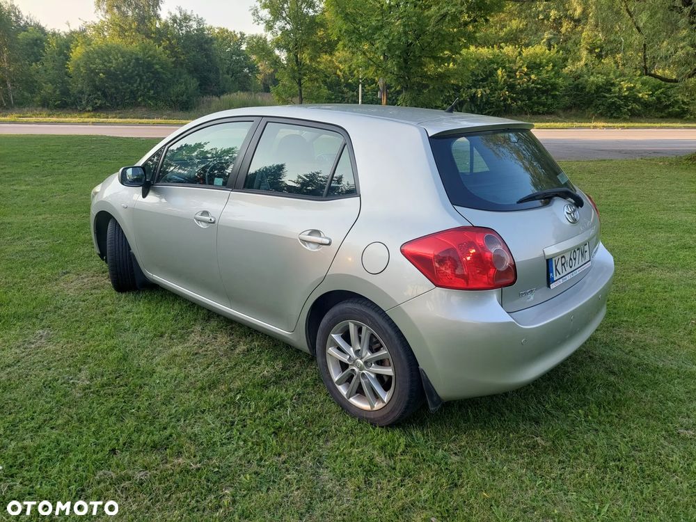 Toyota Auris 1.6 Premium - 6