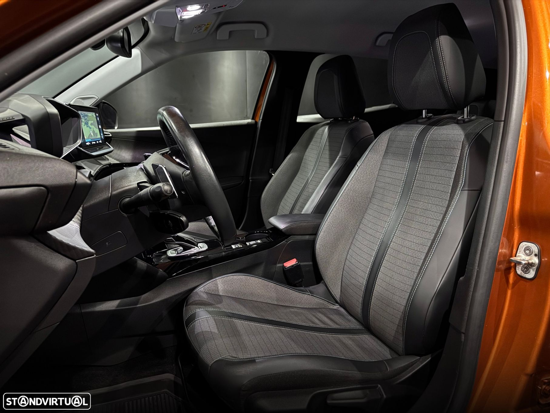 Peugeot 2008 1.2 PureTech Allure Pack EAT8 - 14