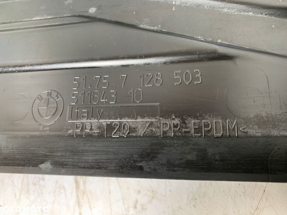 USZCZELKA CHŁODNICY OSŁONA 7128503 BMW E90 E91 E92 - 2