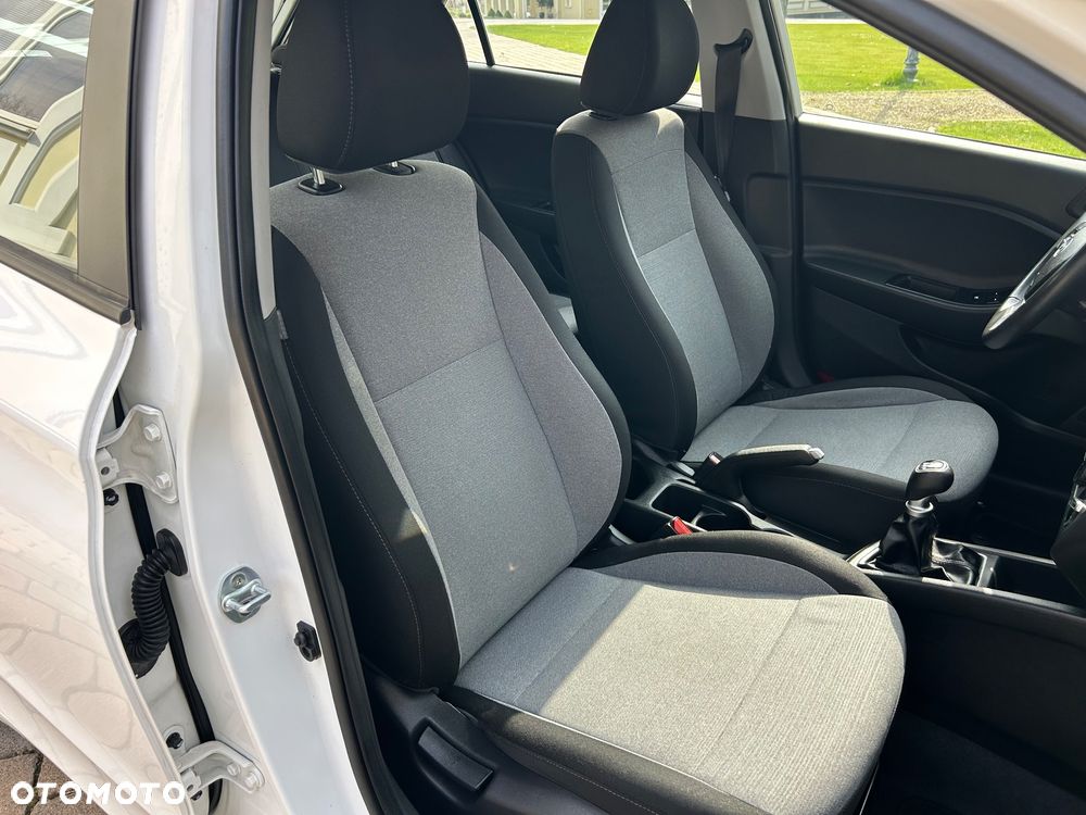 Hyundai i20 1.2 Passion - 19