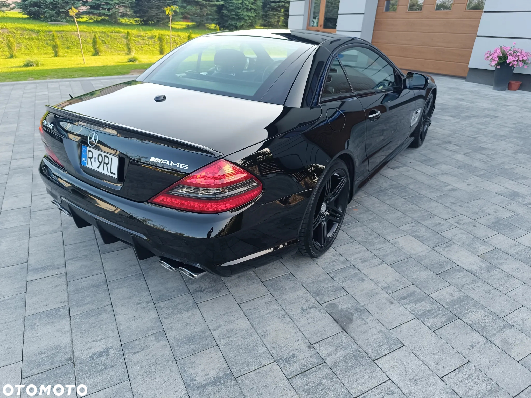 Mercedes-Benz SL 63 AMG - 12