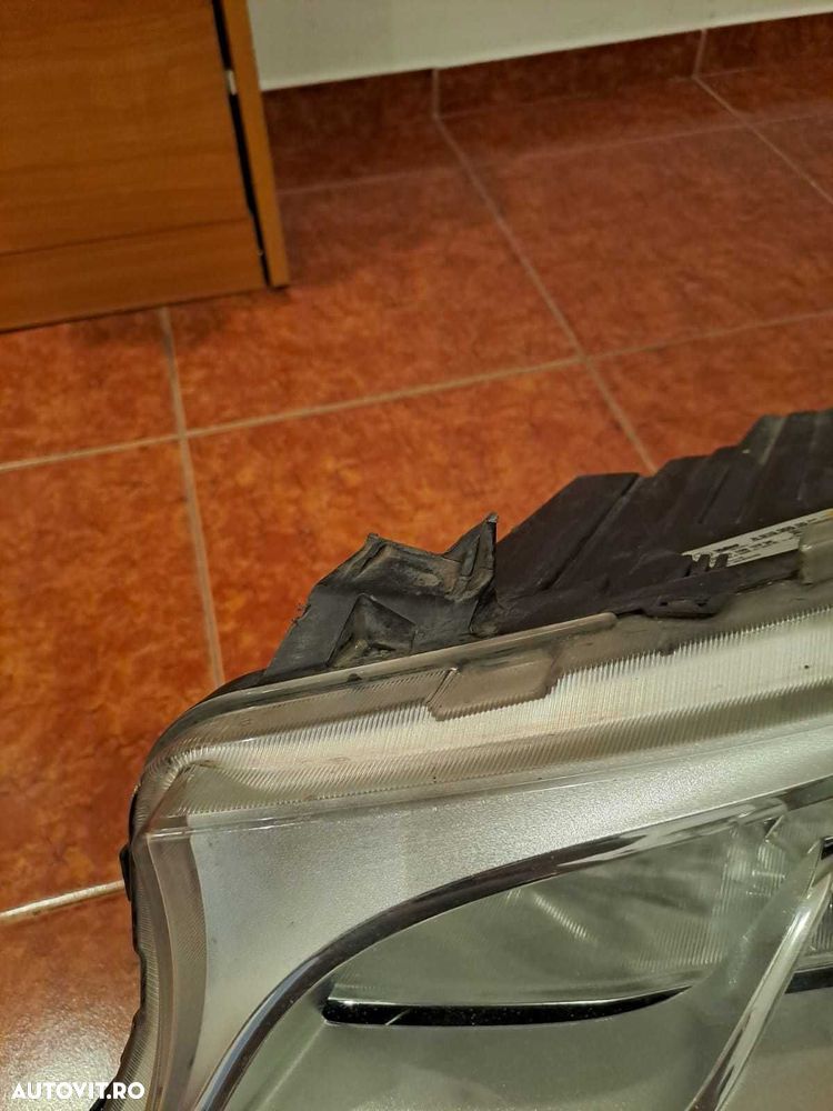 Far stanga original Mercedes Sprinter an 2019-2022 - 2