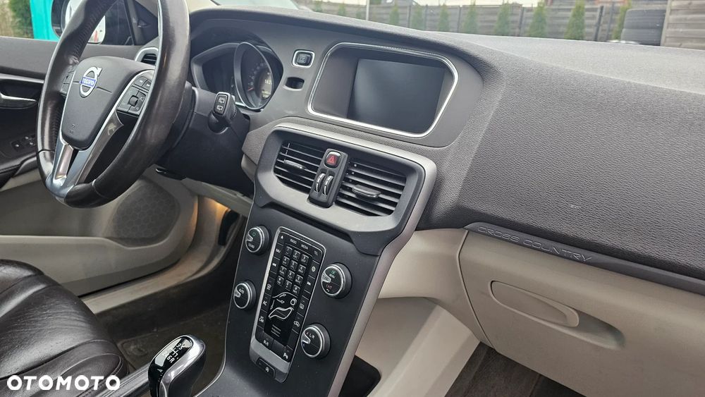 Volvo V40 Cross Country D2 Summum - 12
