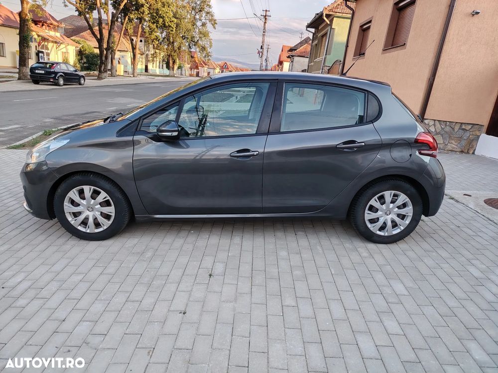 Peugeot 208 1.2 L PureTech Active - 9