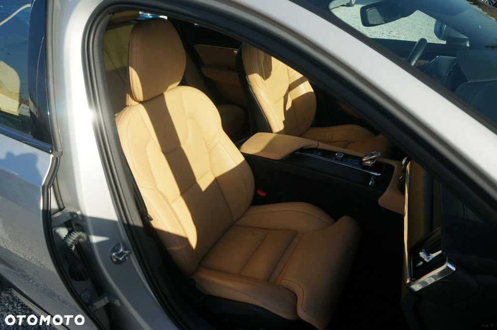 Volvo V90 Cross Country B5 D AWD Ultimate - 34