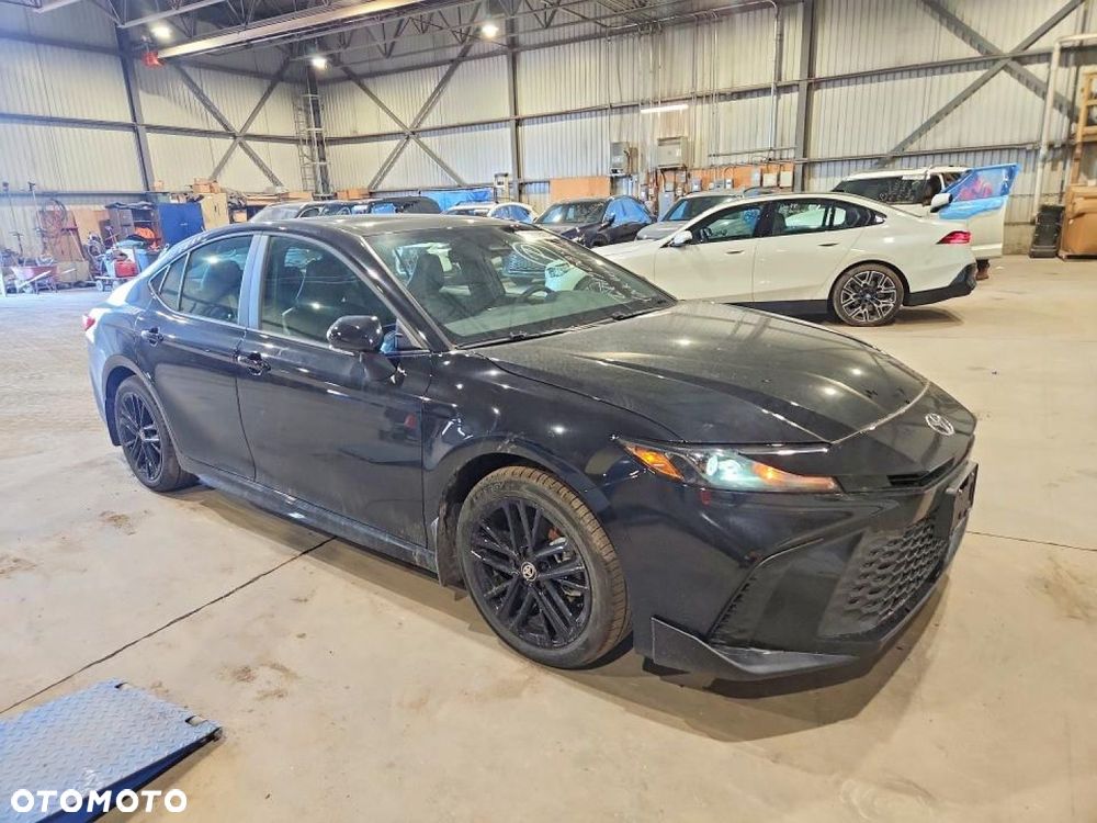 Toyota Camry - 5