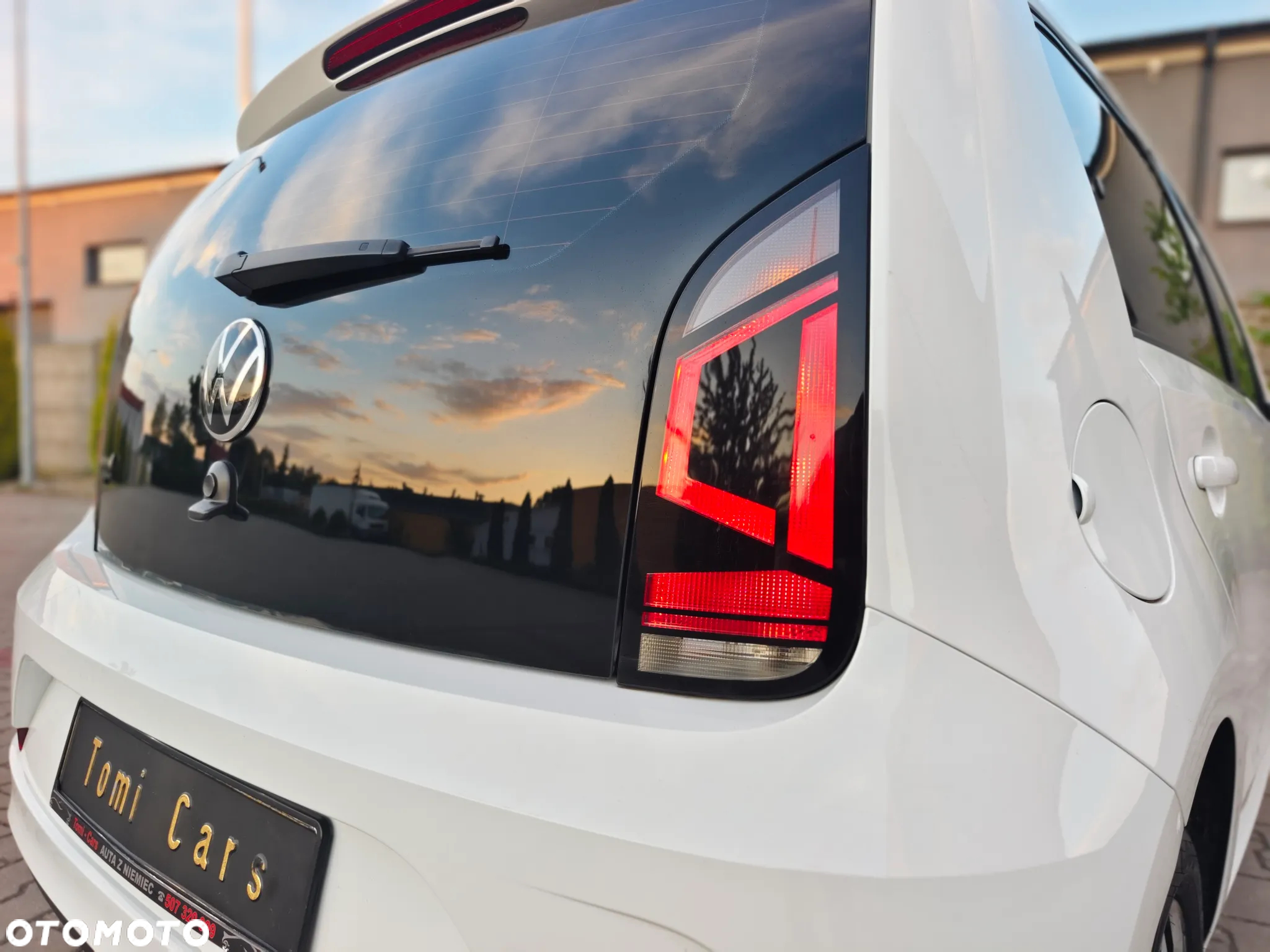 Volkswagen up! 1.0 White Style - 24