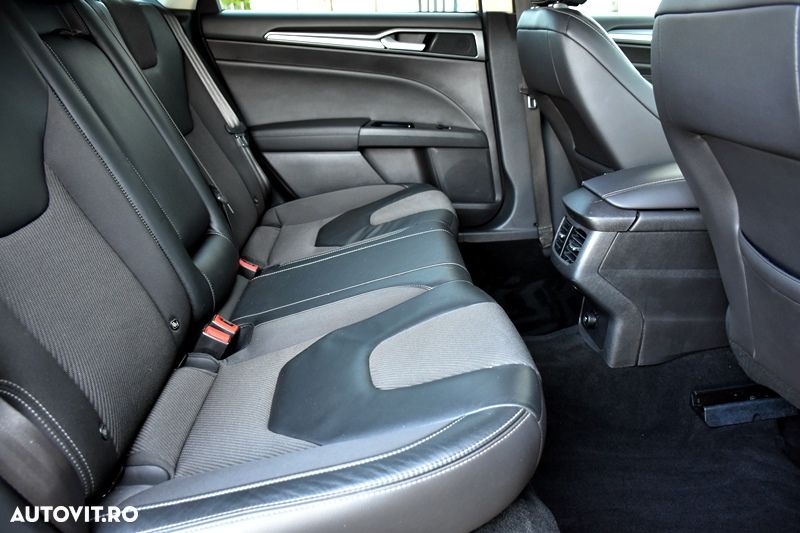 Ford Mondeo 2.0 TDCi Powershift AWD Business - 18