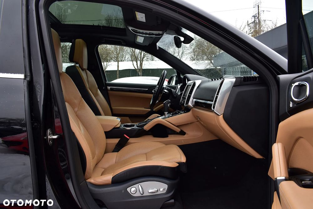 Porsche Cayenne Standard - 9