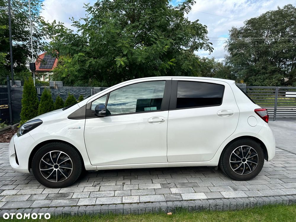 Toyota Yaris Hybrid 100 Active EU6 - 3