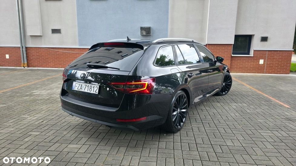 Skoda Superb 2.0 TDI Sportline DSG - 10