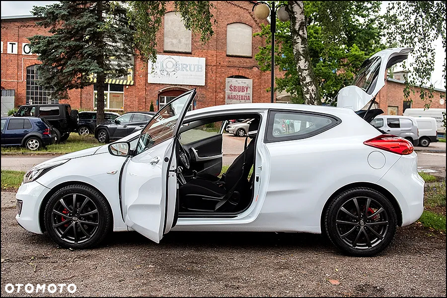 Kia ProCeed - 15