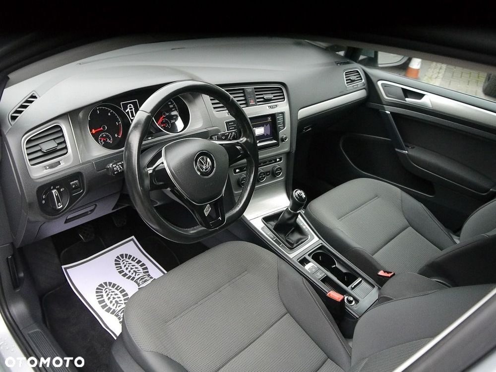 Volkswagen Golf 1.6 TDI BlueMotion Technology Comfortline - 22