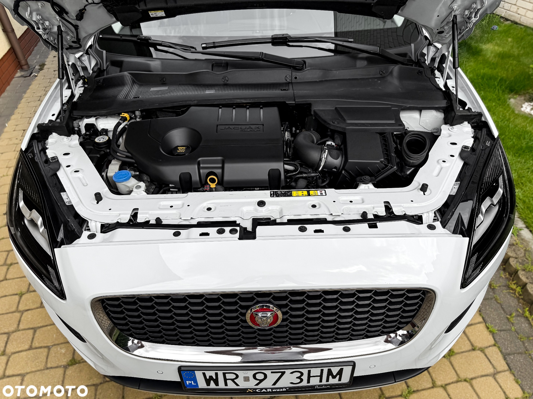 Jaguar E-Pace - 16