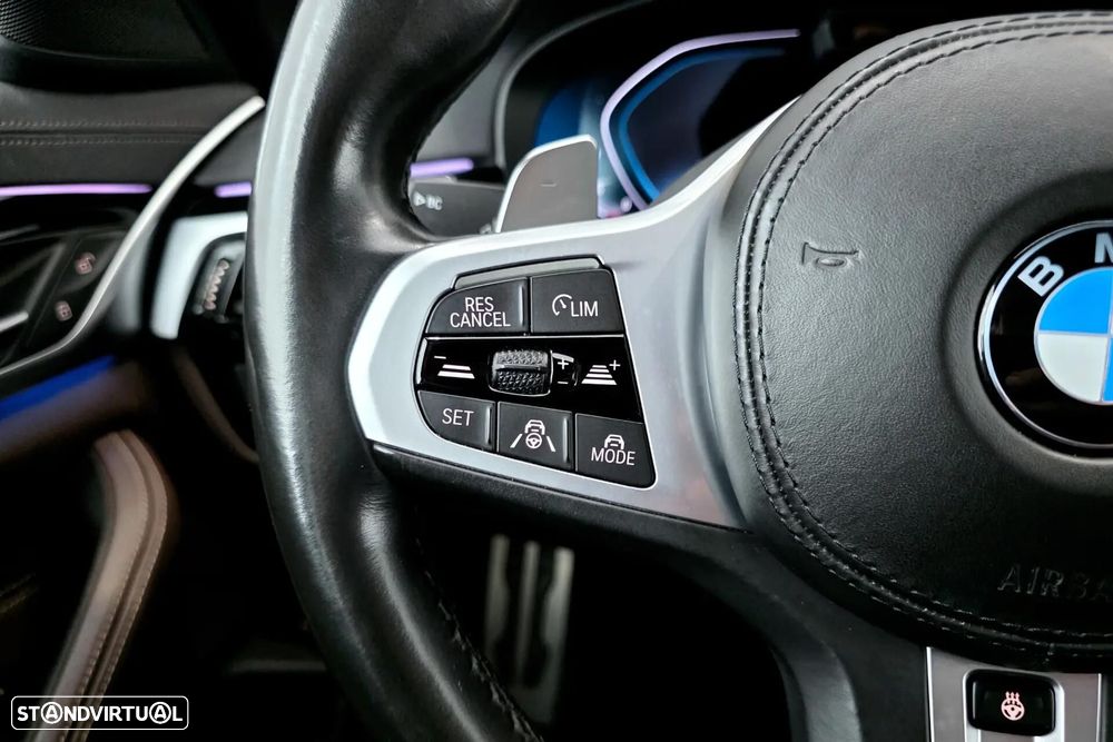 BMW 530 e Pack Desportivo M - 31