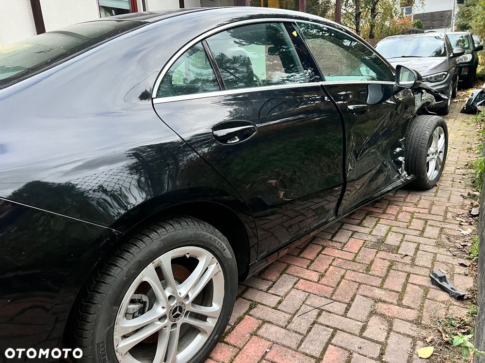 Mercedes-Benz CLA 200 7G-DCT - 5