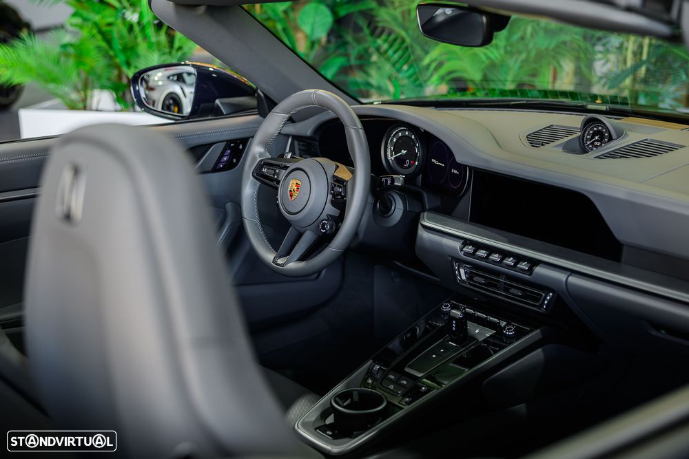 Porsche 911 (992) Carrera PDK - 17
