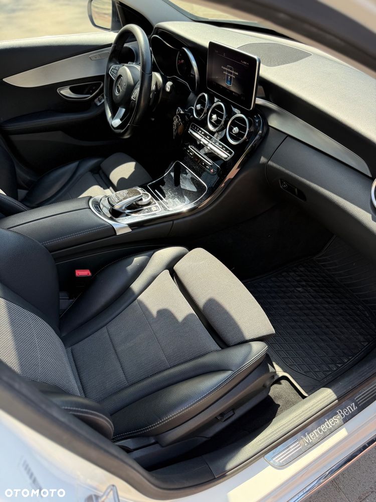 Mercedes-Benz Klasa C 200 4-Matic 9G-TRONIC - 12
