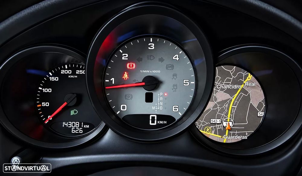Porsche Macan S - 25