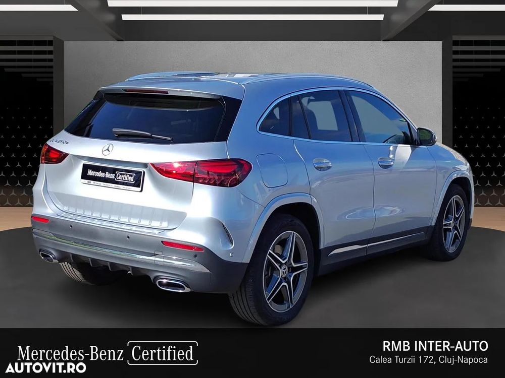 Mercedes-Benz GLA - 4