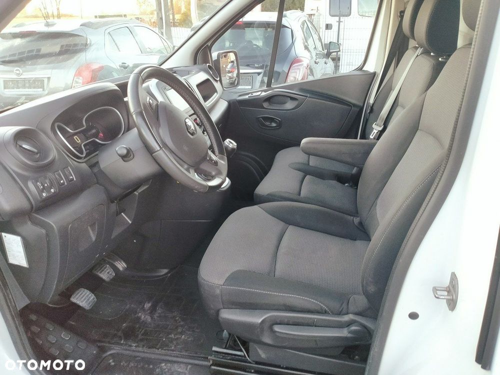 Renault Trafic - 12