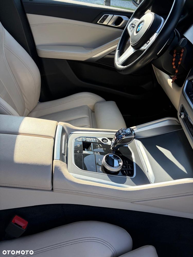 BMW X6 xDrive40d mHEV - 24