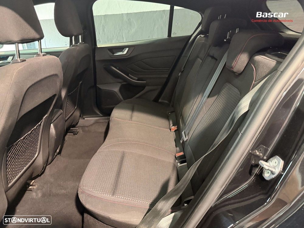 Ford Focus 1.0 EcoBoost MHEV ST-Line - 15