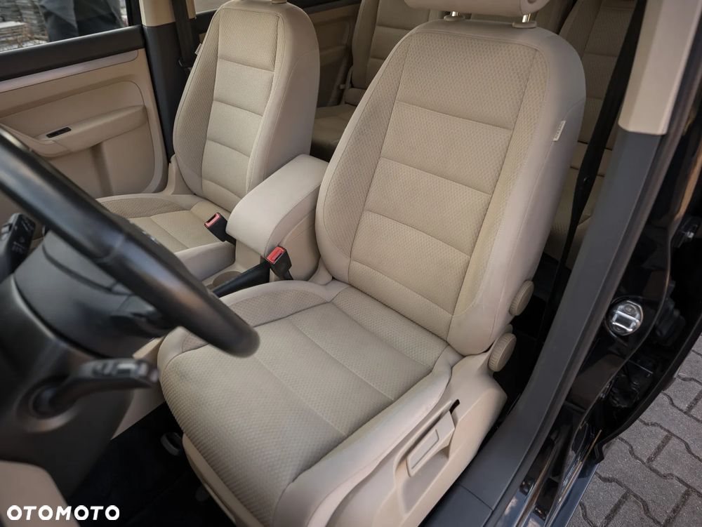 Volkswagen Touran 2.0 TDI DPF BlueMotion Technology DSG Life - 25